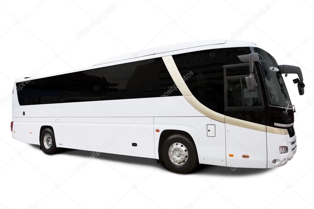 Grand bus touristique prêt à accueillir un groupe de voyageurs